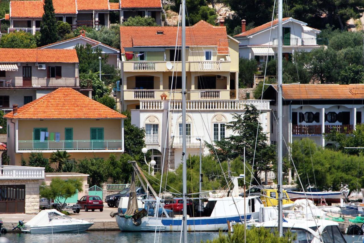Apartments By The Sea Jezera, Murter - 5063 Dış mekan fotoğraf