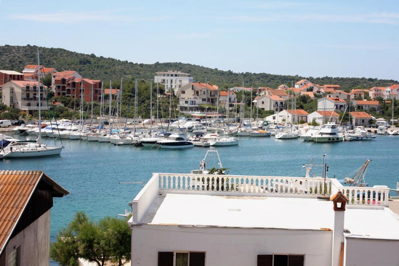 Apartments By The Sea Jezera, Murter - 5063 Dış mekan fotoğraf